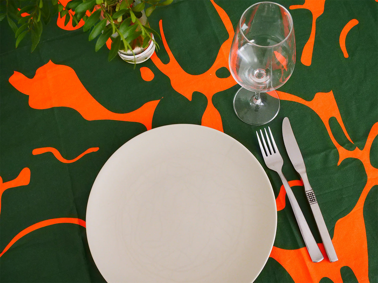 Cloth No. 3 - moderne Tischdecke aus Bio-Baumwolle, grün-orange