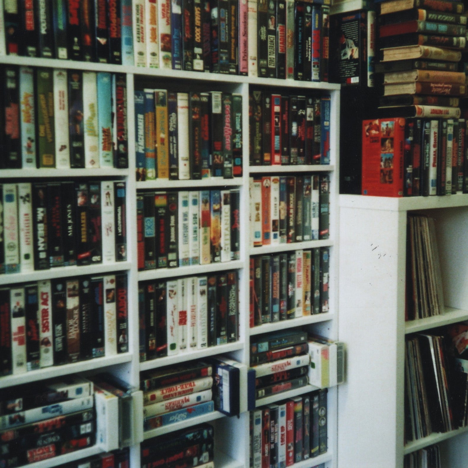 Buy VHS tapes, DVDs & Blu-rays online at mafobeso